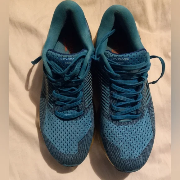 Brooks Shoes - Picture 5 of 10